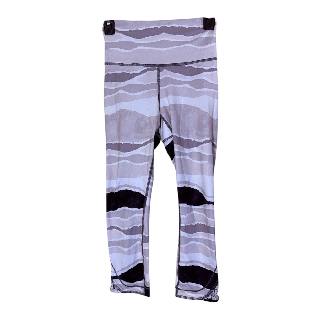 Lululemon True Self Crop Bleacher Stripe White Black High Rise Leggings Size 4